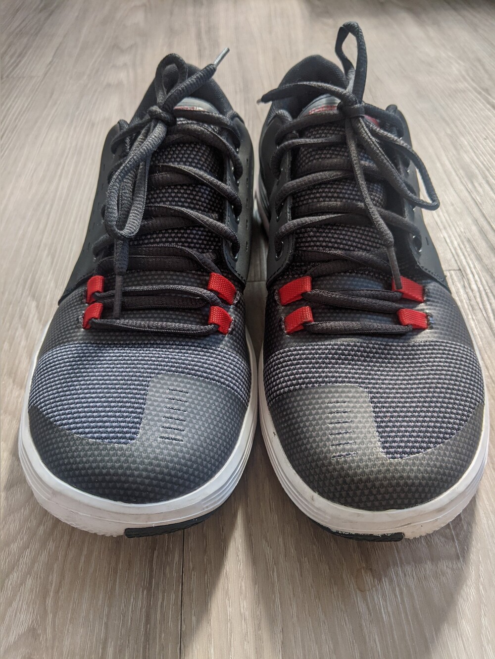 UNDER Armour Men's Black and Gray Athletic Lace-Up Sneakers with Red Accents